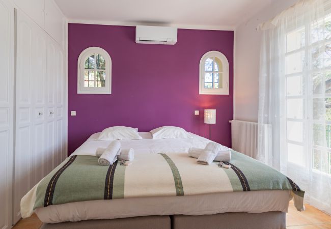 Вилла на Mandelieu-la-Napoule - VILLA JUSTINE VI4239 By Riviera Holiday Homes Вилла на Mandelieu-la-Napoule - VILLA JUSTINE VI4239 By Riviera Holiday Homes