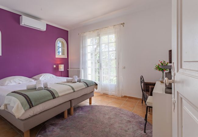 Вилла на Mandelieu-la-Napoule - VILLA JUSTINE VI4239 By Riviera Holiday Homes Вилла на Mandelieu-la-Napoule - VILLA JUSTINE VI4239 By Riviera Holiday Homes