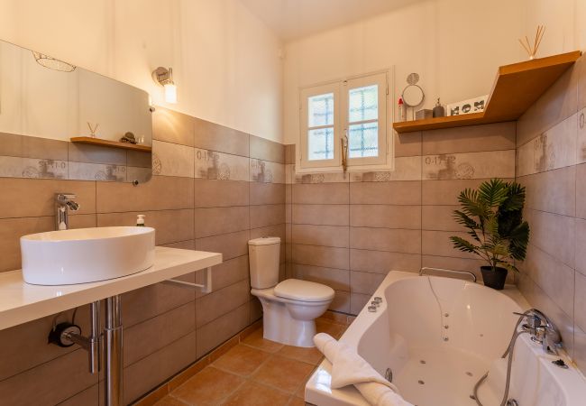 Вилла на Mandelieu-la-Napoule - VILLA JUSTINE VI4239 By Riviera Holiday Homes Вилла на Mandelieu-la-Napoule - VILLA JUSTINE VI4239 By Riviera Holiday Homes