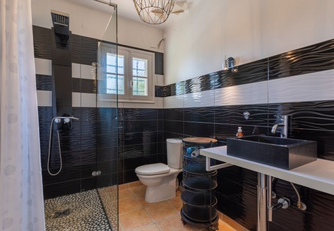 Вилла на Mandelieu-la-Napoule - VILLA JUSTINE VI4239 By Riviera Holiday Homes Вилла на Mandelieu-la-Napoule - VILLA JUSTINE VI4239 By Riviera Holiday Homes