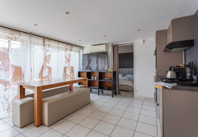 Вилла на Mandelieu-la-Napoule - VILLA JUSTINE VI4239 By Riviera Holiday Homes Вилла на Mandelieu-la-Napoule - VILLA JUSTINE VI4239 By Riviera Holiday Homes