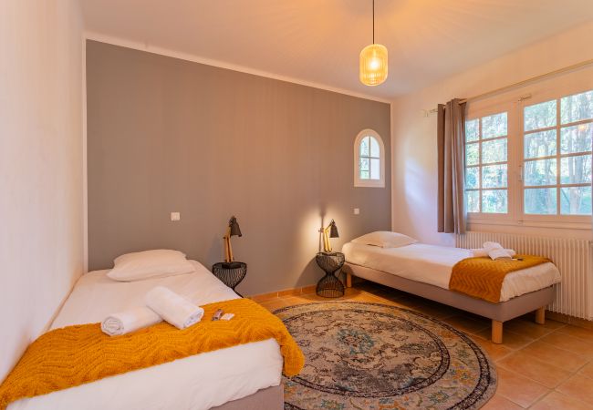 Вилла на Mandelieu-la-Napoule - VILLA JUSTINE VI4239 By Riviera Holiday Homes Вилла на Mandelieu-la-Napoule - VILLA JUSTINE VI4239 By Riviera Holiday Homes