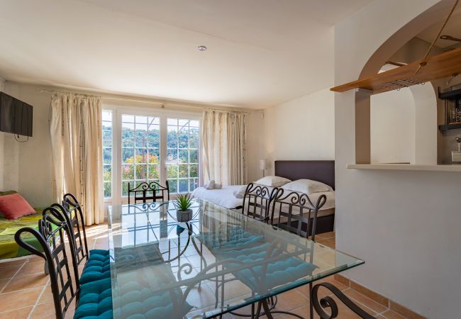 Вилла на Mandelieu-la-Napoule - VILLA JUSTINE VI4239 By Riviera Holiday Homes Вилла на Mandelieu-la-Napoule - VILLA JUSTINE VI4239 By Riviera Holiday Homes