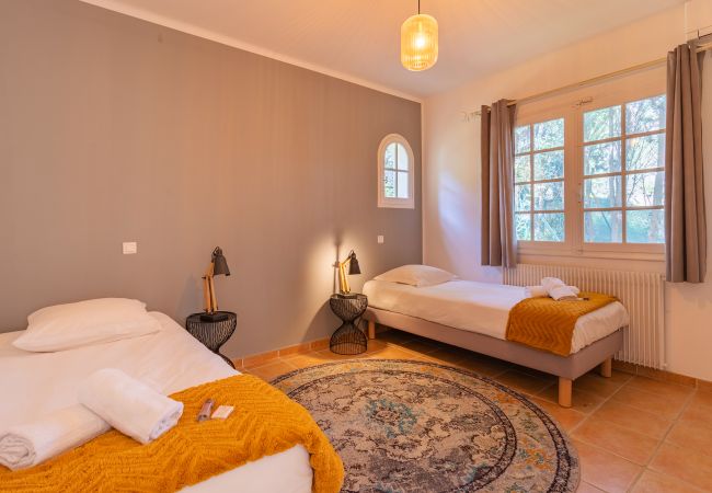 Вилла на Mandelieu-la-Napoule - VILLA JUSTINE VI4239 By Riviera Holiday Homes Вилла на Mandelieu-la-Napoule - VILLA JUSTINE VI4239 By Riviera Holiday Homes