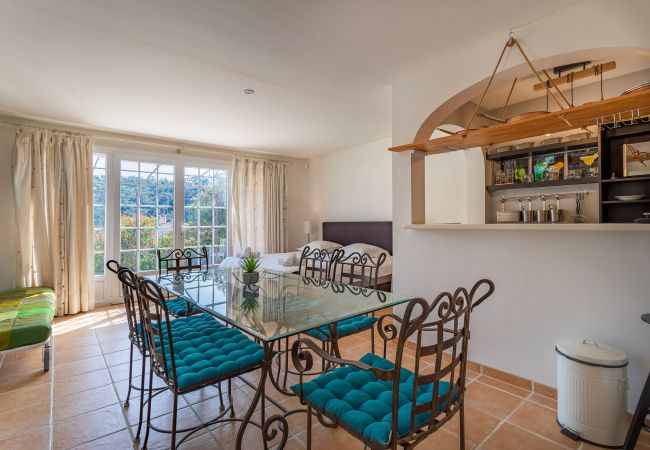 Вилла на Mandelieu-la-Napoule - VILLA JUSTINE VI4239 By Riviera Holiday Homes Вилла на Mandelieu-la-Napoule - VILLA JUSTINE VI4239 By Riviera Holiday Homes