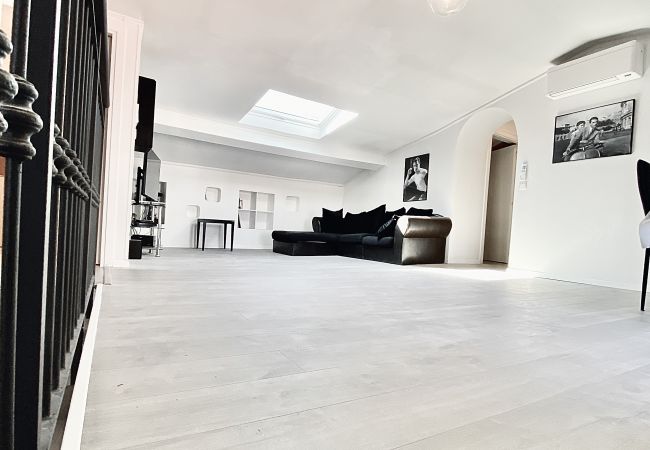 Апартаменты на Cannes - 48 rue des Serbes top floor Апартаменты на Cannes - 48 rue des Serbes top floor