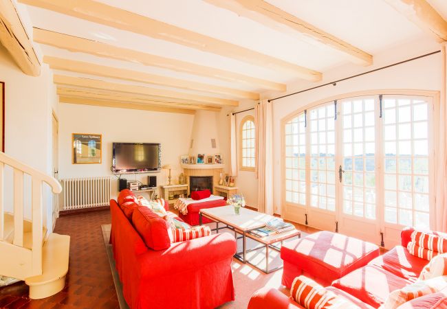 Вилла на Roquefort-les-Pins - Villa Les Feuillets VI4250 by Riviera Holiday Homes Вилла на Roquefort-les-Pins - Villa Les Feuillets VI4250 by Riviera Holiday Homes