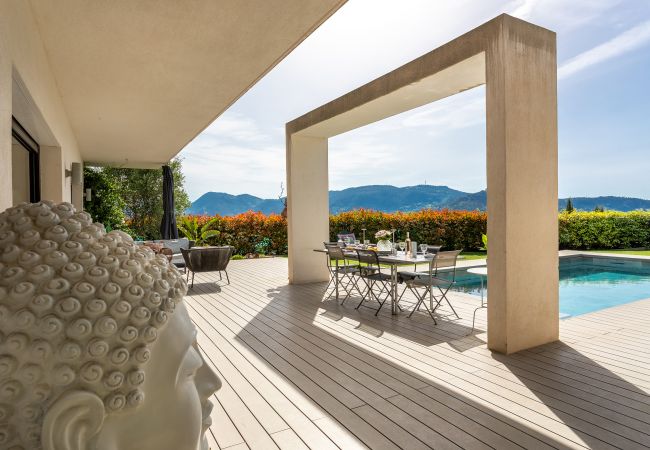 Вилла на Nice - Villa Les Sources By Riviera Holiday Homes Вилла на Nice - Villa Les Sources By Riviera Holiday Homes