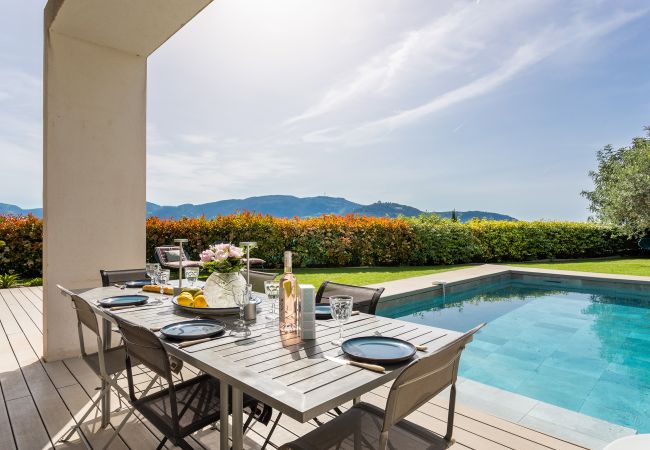 Вилла на Nice - Villa Les Sources By Riviera Holiday Homes Вилла на Nice - Villa Les Sources By Riviera Holiday Homes