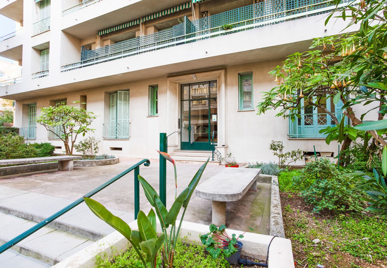 Апартаменты на Ницца / Nice - LE TIVOLI centre ville By Riviera Holiday Homes