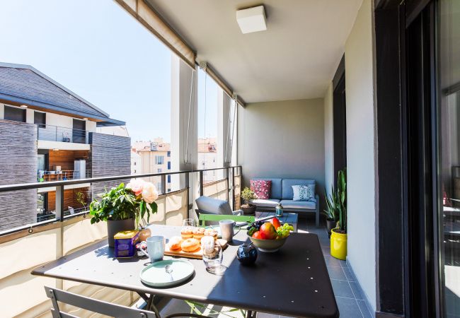 Апартаменты на Ницца / Nice - VICTOR  HUGO II Appartement moderne avec terrasse by Riviera Holiday Homes