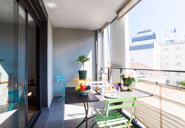 Апартаменты на Nice - VICTOR  HUGO II Appartement moderne avec terrasse by Riviera Holiday Homes Апартаменты на Nice - VICTOR  HUGO II Appartement moderne avec terrasse by Riviera Holiday Homes