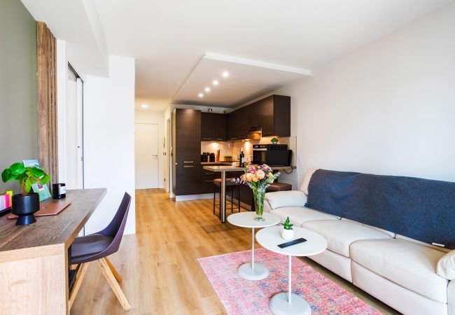 Апартаменты на Nice - VICTOR  HUGO II Appartement moderne avec terrasse by Riviera Holiday Homes Апартаменты на Nice - VICTOR  HUGO II Appartement moderne avec terrasse by Riviera Holiday Homes