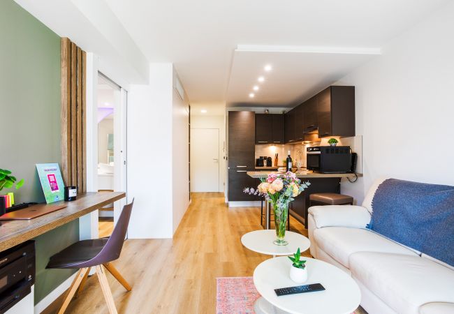 Апартаменты на Nice - VICTOR  HUGO II Appartement moderne avec terrasse by Riviera Holiday Homes Апартаменты на Nice - VICTOR  HUGO II Appartement moderne avec terrasse by Riviera Holiday Homes