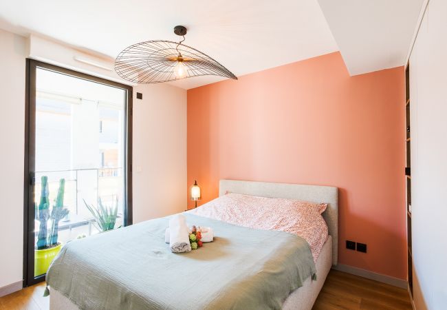 Апартаменты на Nice - VICTOR  HUGO II Appartement moderne avec terrasse by Riviera Holiday Homes Апартаменты на Nice - VICTOR  HUGO II Appartement moderne avec terrasse by Riviera Holiday Homes