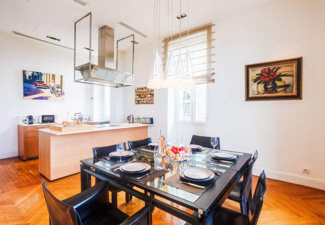Апартаменты на Nice - PALAIS ALBERT 1ER By Riviera Holiday Homes Апартаменты на Nice - PALAIS ALBERT 1ER By Riviera Holiday Homes