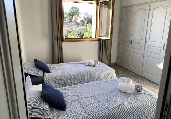 Вилла на Châteauneuf-Grasse - Villa Ock en Bourg - Etoiles du Sud Вилла на Châteauneuf-Grasse - Villa Ock en Bourg - Etoiles du Sud