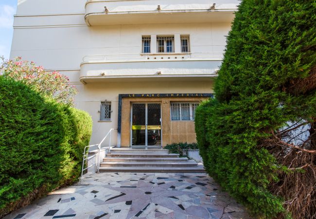 Апартаменты на Nice - L'IMPERIAL AP4318 By Riviera Holiday Homes  Апартаменты на Nice - L'IMPERIAL AP4318 By Riviera Holiday Homes