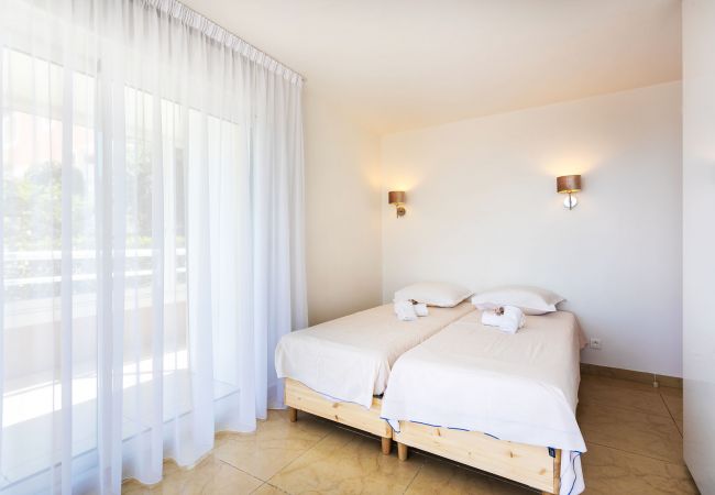 Апартаменты на Eze - EZE VISTA By Riviera Holiday Homes  Апартаменты на Eze - EZE VISTA By Riviera Holiday Homes