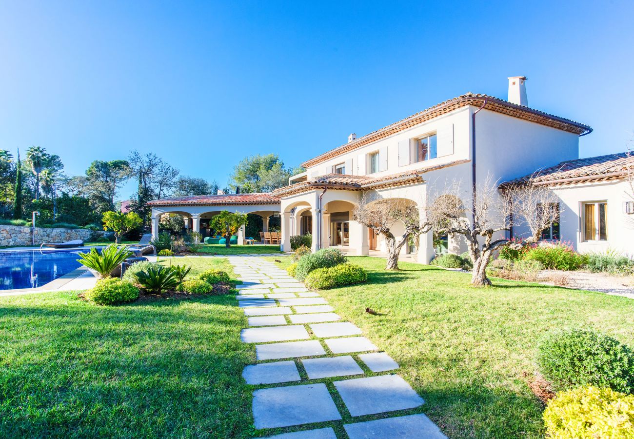 Вилла на Valbonne - Villa SABANNAH VI4332 By Riviera Holiday Homes
