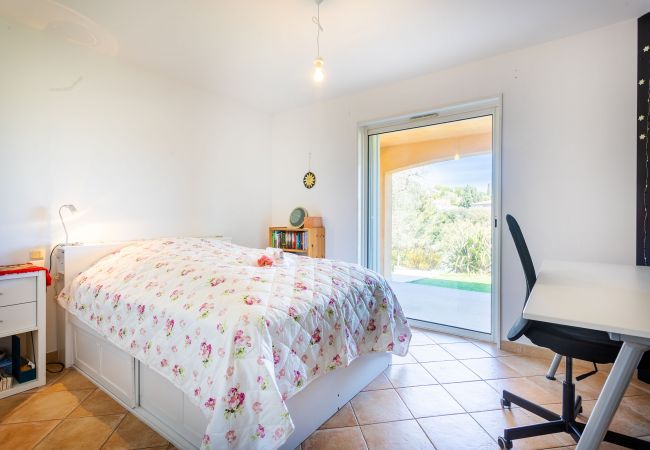 Вилла на Golfe Juan - VILLA PARADISIO VI4351 By Riviera Holiday Homes Вилла на Golfe Juan - VILLA PARADISIO VI4351 By Riviera Holiday Homes