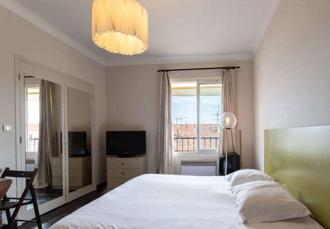 Квартира-студия на Nice - URBAN AP4346 By Riviera Holiday Homes  Квартира-студия на Nice - URBAN AP4346 By Riviera Holiday Homes
