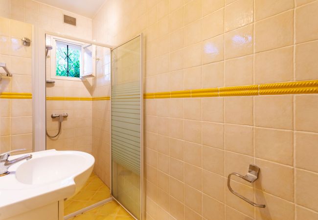 Вилла на Grasse - MAS DES  LAURIERS VI4370 By Riviera Holiday Homes Вилла на Grasse - MAS DES  LAURIERS VI4370 By Riviera Holiday Homes