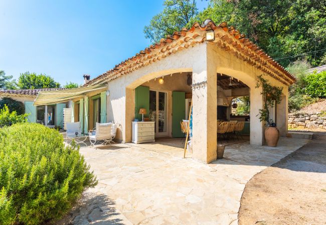 Вилла на Tourrettes-sur-Loup - VILLA DES PARFUMS VI4382 By Riviera Holiday Homes Вилла на Tourrettes-sur-Loup - VILLA DES PARFUMS VI4382 By Riviera Holiday Homes
