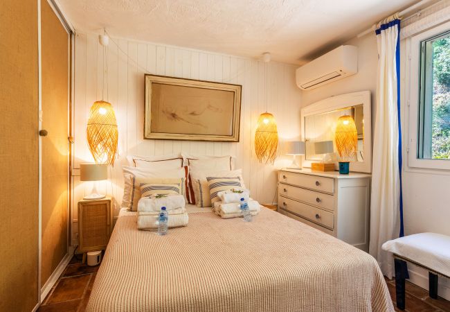 Вилла на Tourrettes-sur-Loup - VILLA DES PARFUMS VI4382 By Riviera Holiday Homes Вилла на Tourrettes-sur-Loup - VILLA DES PARFUMS VI4382 By Riviera Holiday Homes