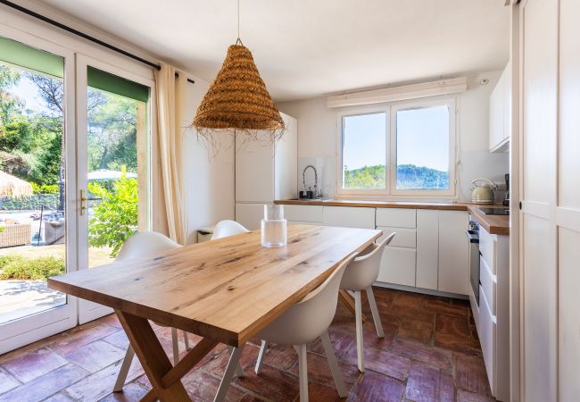 Вилла на Tourrettes-sur-Loup - VILLA DES PARFUMS VI4382 By Riviera Holiday Homes Вилла на Tourrettes-sur-Loup - VILLA DES PARFUMS VI4382 By Riviera Holiday Homes