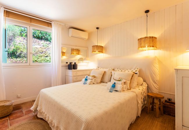 Вилла на Tourrettes-sur-Loup - VILLA DES PARFUMS VI4382 By Riviera Holiday Homes Вилла на Tourrettes-sur-Loup - VILLA DES PARFUMS VI4382 By Riviera Holiday Homes