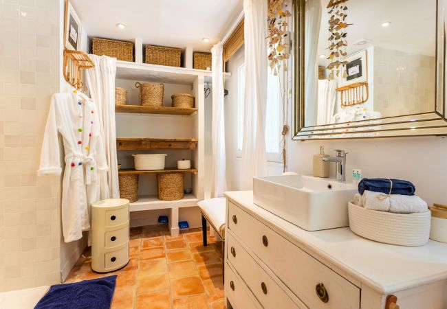 Вилла на Tourrettes-sur-Loup - VILLA DES PARFUMS VI4382 By Riviera Holiday Homes Вилла на Tourrettes-sur-Loup - VILLA DES PARFUMS VI4382 By Riviera Holiday Homes