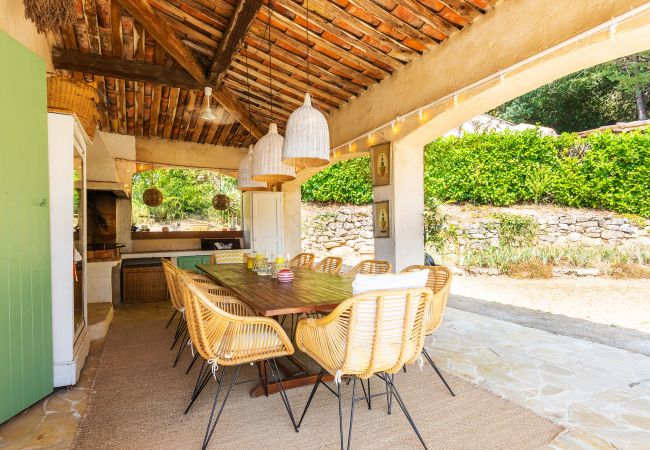 Вилла на Tourrettes-sur-Loup - VILLA DES PARFUMS VI4382 By Riviera Holiday Homes Вилла на Tourrettes-sur-Loup - VILLA DES PARFUMS VI4382 By Riviera Holiday Homes