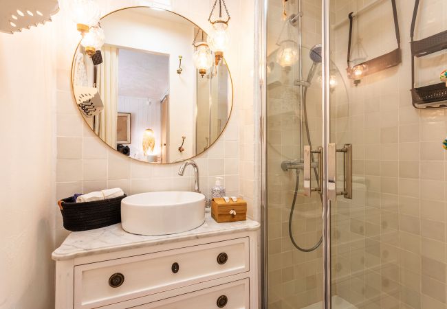 Вилла на Tourrettes-sur-Loup - VILLA DES PARFUMS VI4382 By Riviera Holiday Homes Вилла на Tourrettes-sur-Loup - VILLA DES PARFUMS VI4382 By Riviera Holiday Homes