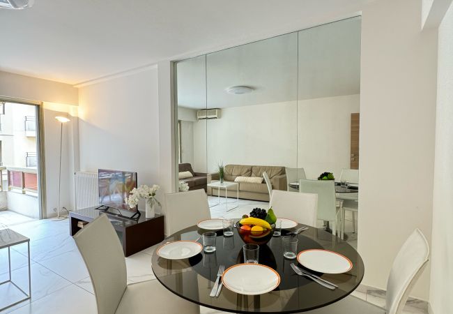 Апартаменты на Cannes - PALAIS ROYAL CROISETTE 2 CHAMBRES Апартаменты на Cannes - PALAIS ROYAL CROISETTE 2 CHAMBRES