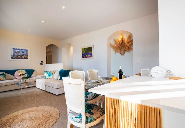 Апартаменты на Villefranche-sur-Mer -  LE PROVENÇAL AP4389 By Riviera Holiday Homes Апартаменты на Villefranche-sur-Mer -  LE PROVENÇAL AP4389 By Riviera Holiday Homes