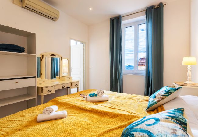 Апартаменты на Villefranche-sur-Mer -  LE PROVENÇAL AP4389 By Riviera Holiday Homes Апартаменты на Villefranche-sur-Mer -  LE PROVENÇAL AP4389 By Riviera Holiday Homes