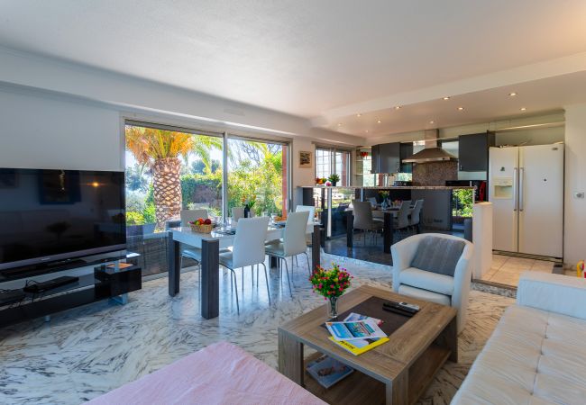 Апартаменты на Nice - BELLES TERRES 2 AP4392 By Riviera Holiday Homes Апартаменты на Nice - BELLES TERRES 2 AP4392 By Riviera Holiday Homes