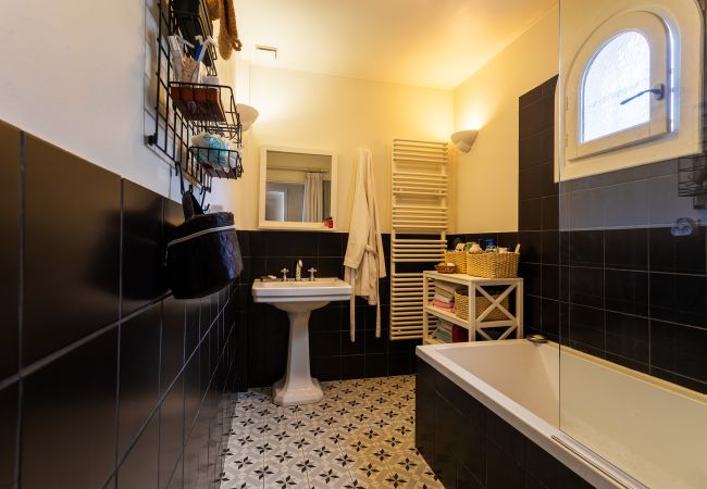 Вилла на Nice - MAS DE GAIRAUT VI4395 By Riviera Holiday Homes  Вилла на Nice - MAS DE GAIRAUT VI4395 By Riviera Holiday Homes