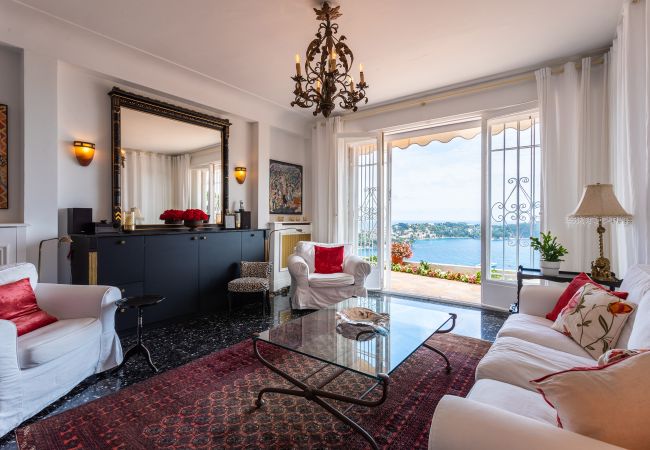 Вилла на Villefranche-sur-Mer -  ROMANTIC VILLA VI4412 By Riviera Holiday Homes  Вилла на Villefranche-sur-Mer -  ROMANTIC VILLA VI4412 By Riviera Holiday Homes