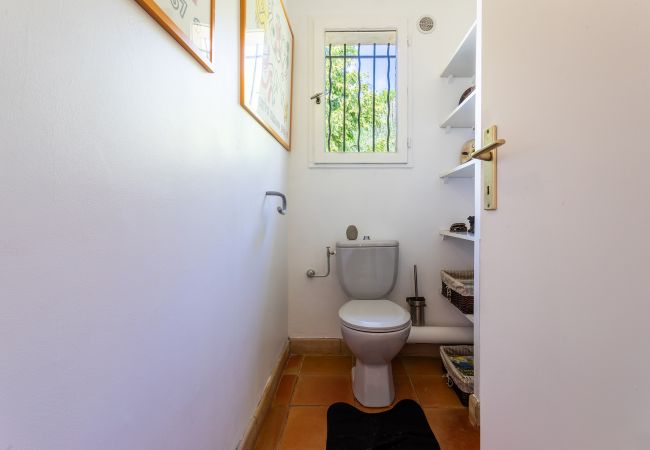 Вилла на Nice - VILLA HATELMA VI4404 By Riviera Holiday Homes  Вилла на Nice - VILLA HATELMA VI4404 By Riviera Holiday Homes