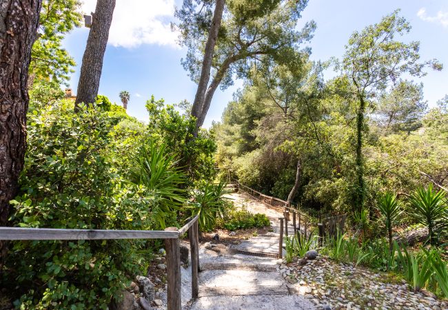 Вилла на Nice - VILLA HATELMA VI4404 By Riviera Holiday Homes  Вилла на Nice - VILLA HATELMA VI4404 By Riviera Holiday Homes