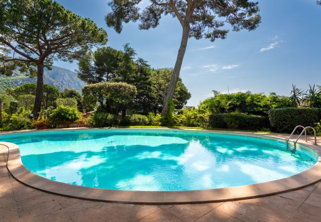 Вилла на Eze - VILLA LA PETITE RESERVE VI4416 By Riviera Holiday Homes Вилла на Eze - VILLA LA PETITE RESERVE VI4416 By Riviera Holiday Homes