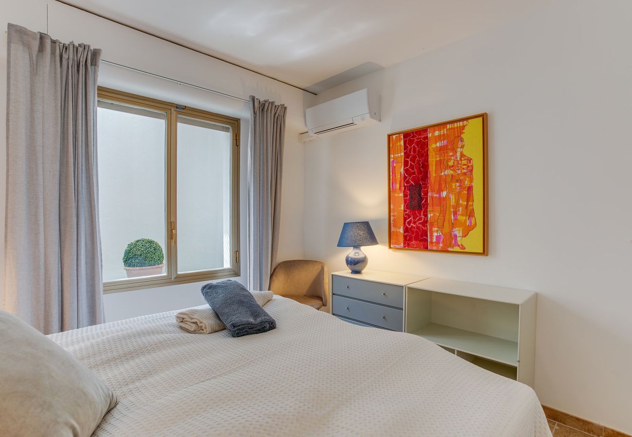 Вилла на Эз - VILLA LA PETITE RESERVE VI4416 By Riviera Holiday Homes