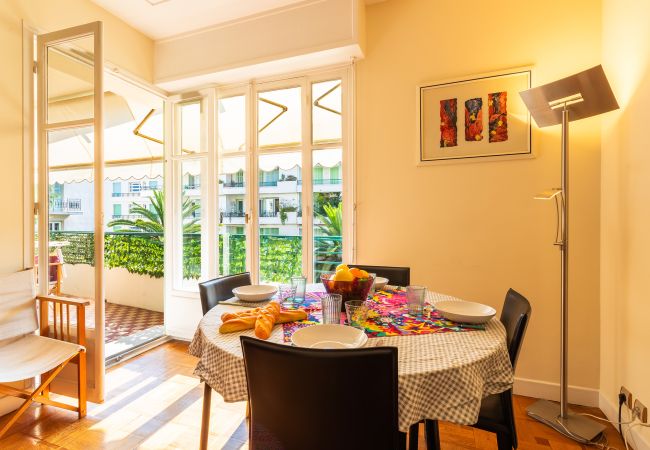 Апартаменты на Nice - LE CAPITOL 2 AP4421 By Riviera Holiday Homes Апартаменты на Nice - LE CAPITOL 2 AP4421 By Riviera Holiday Homes