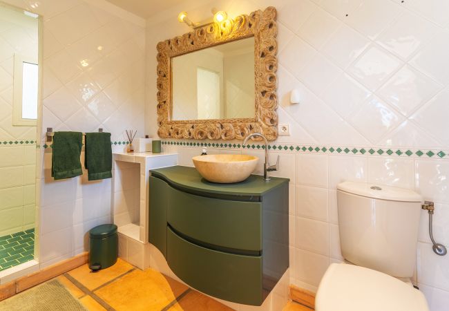 Вилла на Mougins - VILLA LA ROSERAIE VI4425 By Riviera Holiday Homes Вилла на Mougins - VILLA LA ROSERAIE VI4425 By Riviera Holiday Homes