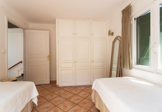 Вилла на Mougins - VILLA LA ROSERAIE VI4425 By Riviera Holiday Homes Вилла на Mougins - VILLA LA ROSERAIE VI4425 By Riviera Holiday Homes