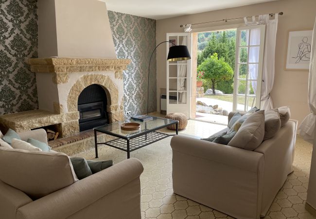 Вилла на Vence - VILLA LA LOUBIANE VI4428 By Riviera Holiday Homes Вилла на Vence - VILLA LA LOUBIANE VI4428 By Riviera Holiday Homes