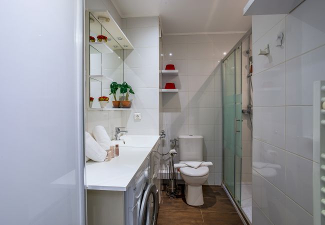 Апартаменты на Nice - LES CARAIBES AP4473 - climatisation, 200m de la plage by Riviera Holiday Homes Апартаменты на Nice - LES CARAIBES AP4473 - climatisation, 200m de la plage by Riviera Holiday Homes