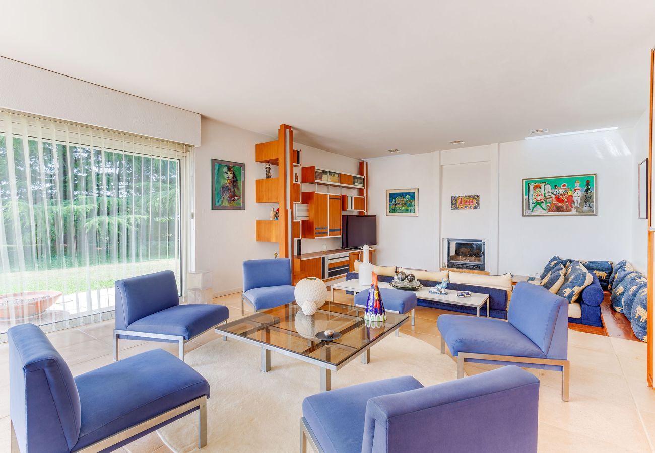 Вилла на Ницца / Nice - VILLA DYONIS VI4439 by Riviera Holiday Homes